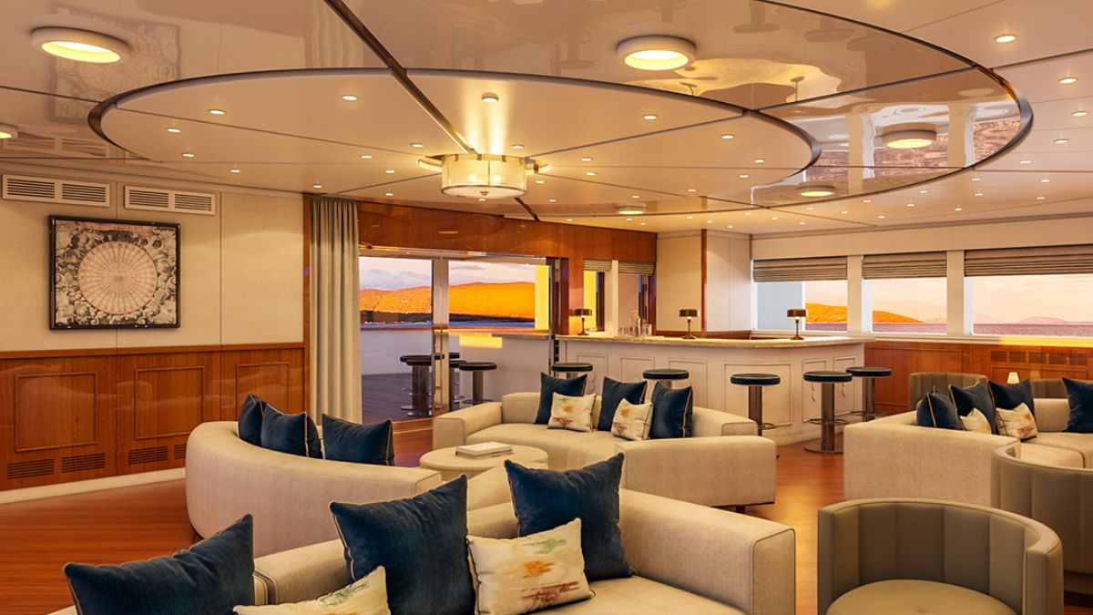 Luxury yacht interior AQUA LARES