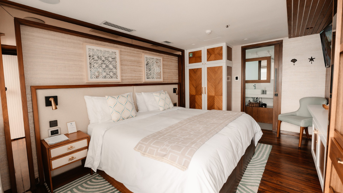 yacht bedroom