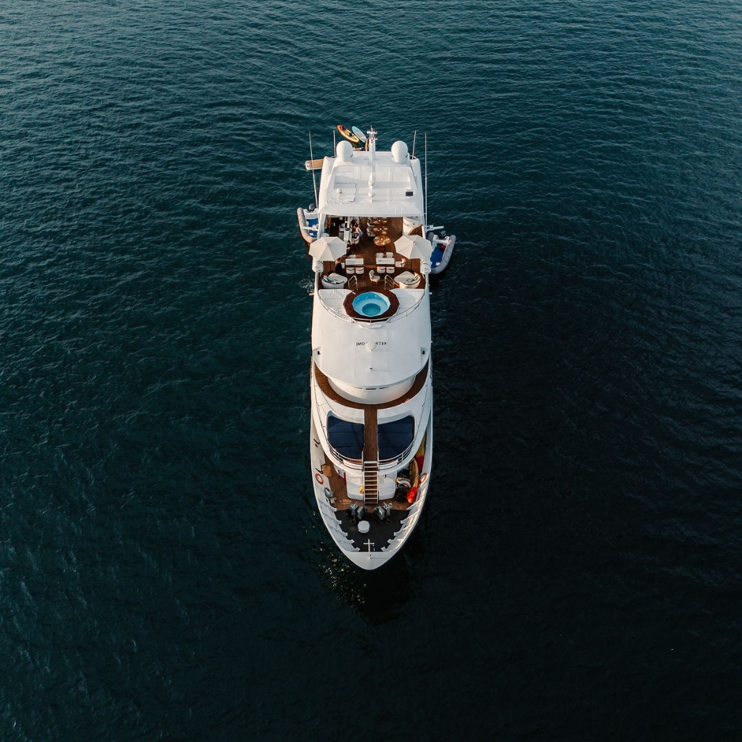 kontiki wayra above yacht