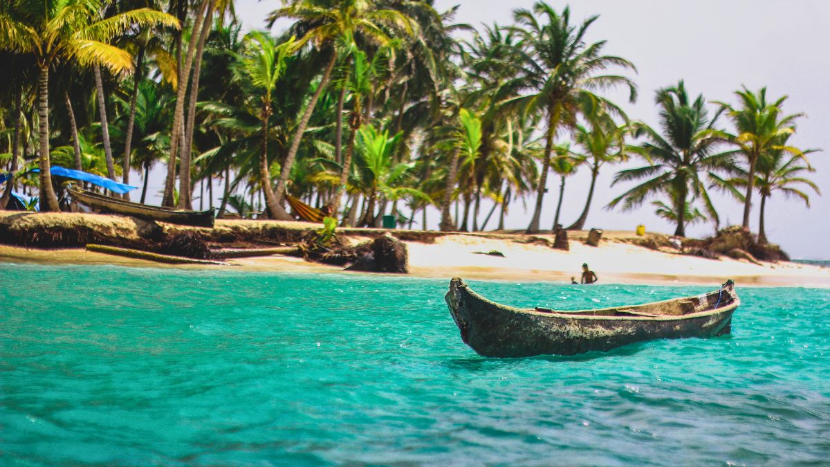 Longboat in Panama beach