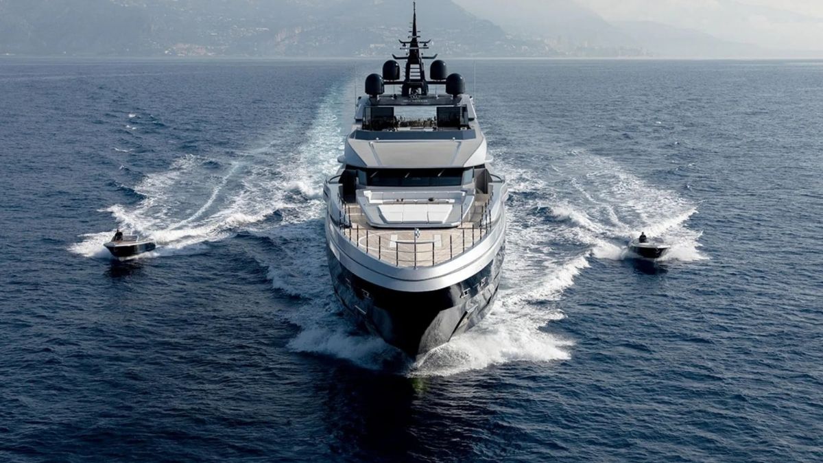 Sarastar Super Yacht in Japan