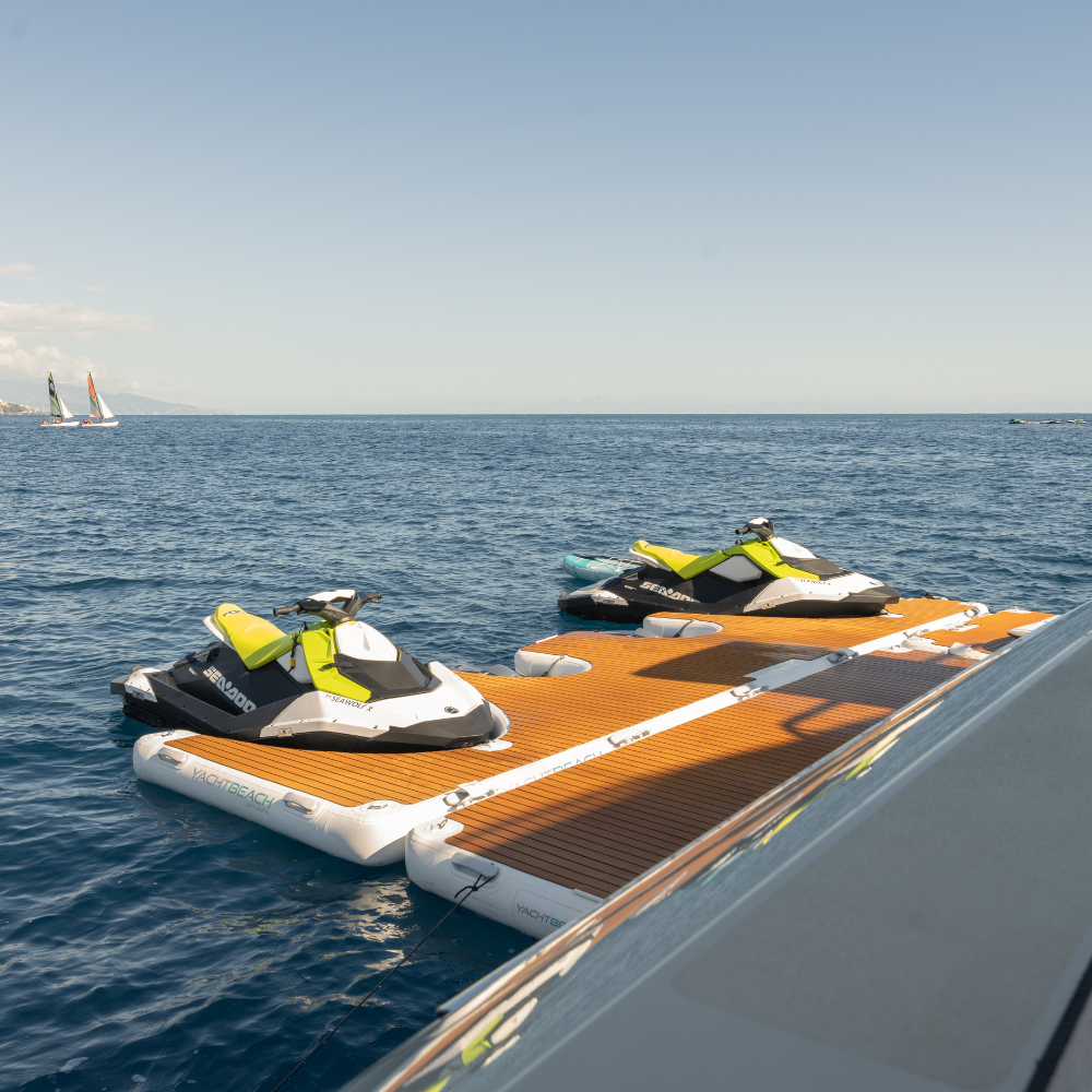 Seawolf yacht jet skis