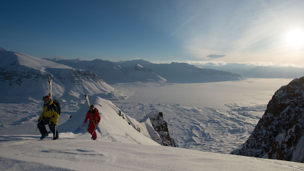 svalbard ski touring