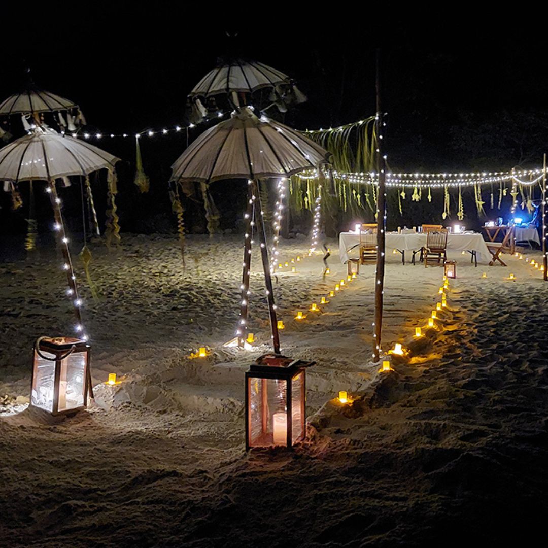 komodo pink beach