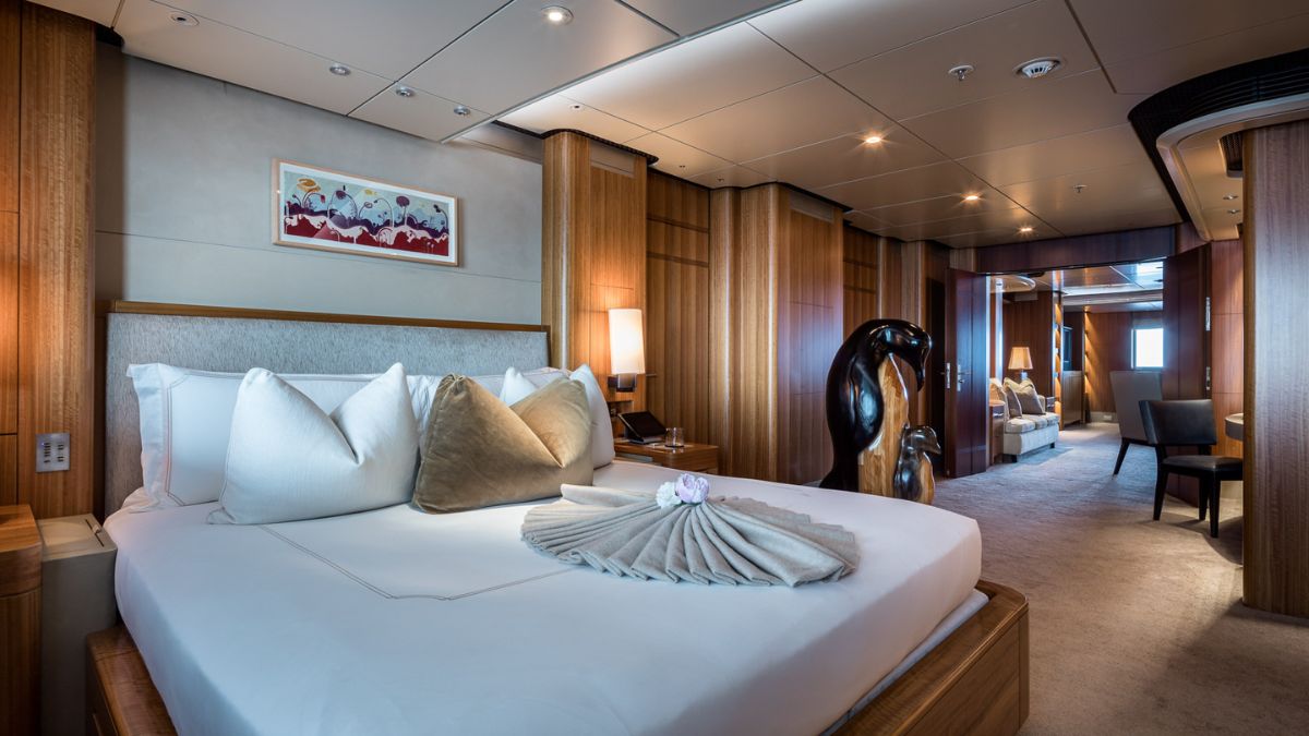 Guest cabin