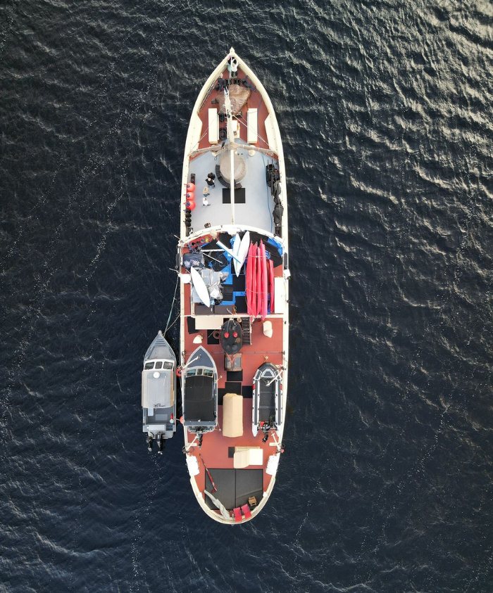 luxury yacht great bear rainforest photos